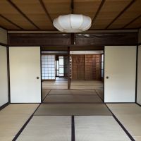 京都市北区紫野南舟岡町74の賃貸物件/1階東側から西方向｜特に事業用であれば襖を取り外して大きく使ってもよさそうです