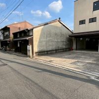 京都市上京区元誓願寺通大宮西入元妙蓮寺町557の賃貸物件/前面道路は4～5mで、少しゆったりめ