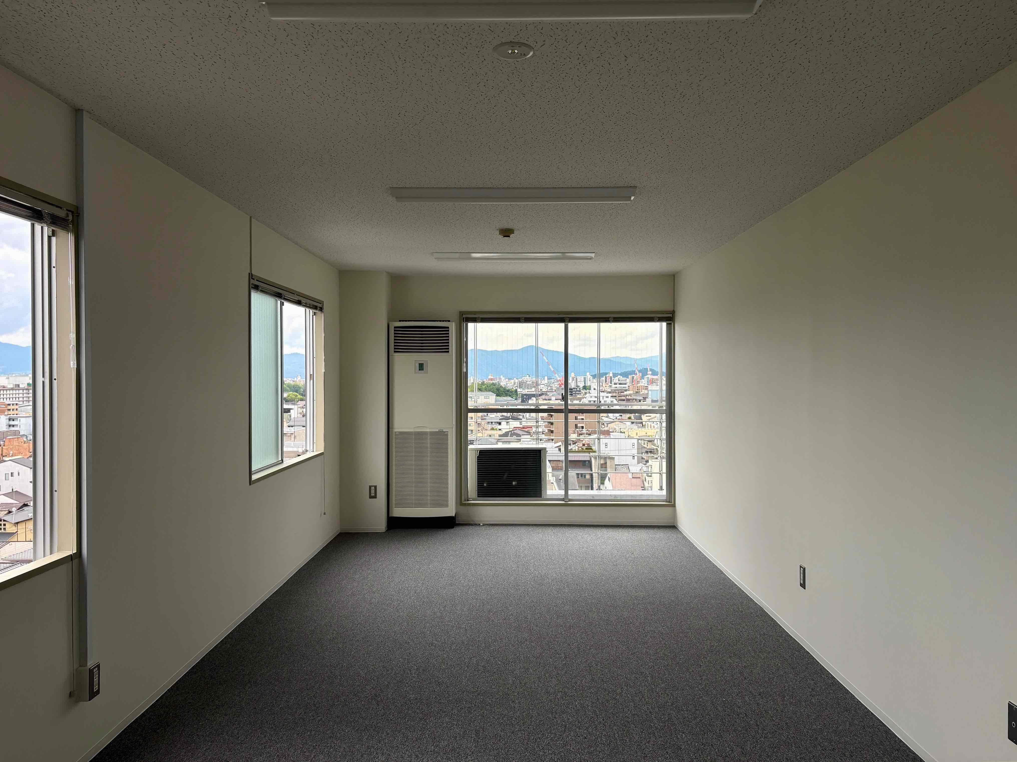 京都市中京区烏丸通竹屋町下る少将井町229-2の賃貸物件/9階｜最上階だけあって気持ち良い見晴らしです。
