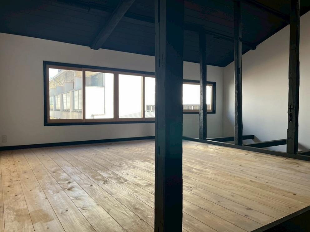 京都市左京区二条通川端東入二丁目杉本町の売買物件/2階｜展示スペースやオフィスとしても利用できる。簡単な手摺りの設置は必要