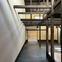 京都市左京区二条通川端東入二丁目杉本町の売買物件/2階東西の窓からの光が交差する