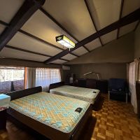 京都市上京区大宮通鞍馬口上る若宮堅町92番地の賃貸物件/2階通りに面した洋室。ここは無くして店の間を吹き抜けに改修しても格好良さそうです。エントランスに相応しい抜けた空間を造ることができるでしょう