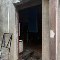 京都市東山区門脇町182の賃貸物件/門をくぐって少し進むとボイラー室入口。暗いので夜は特に要注意。