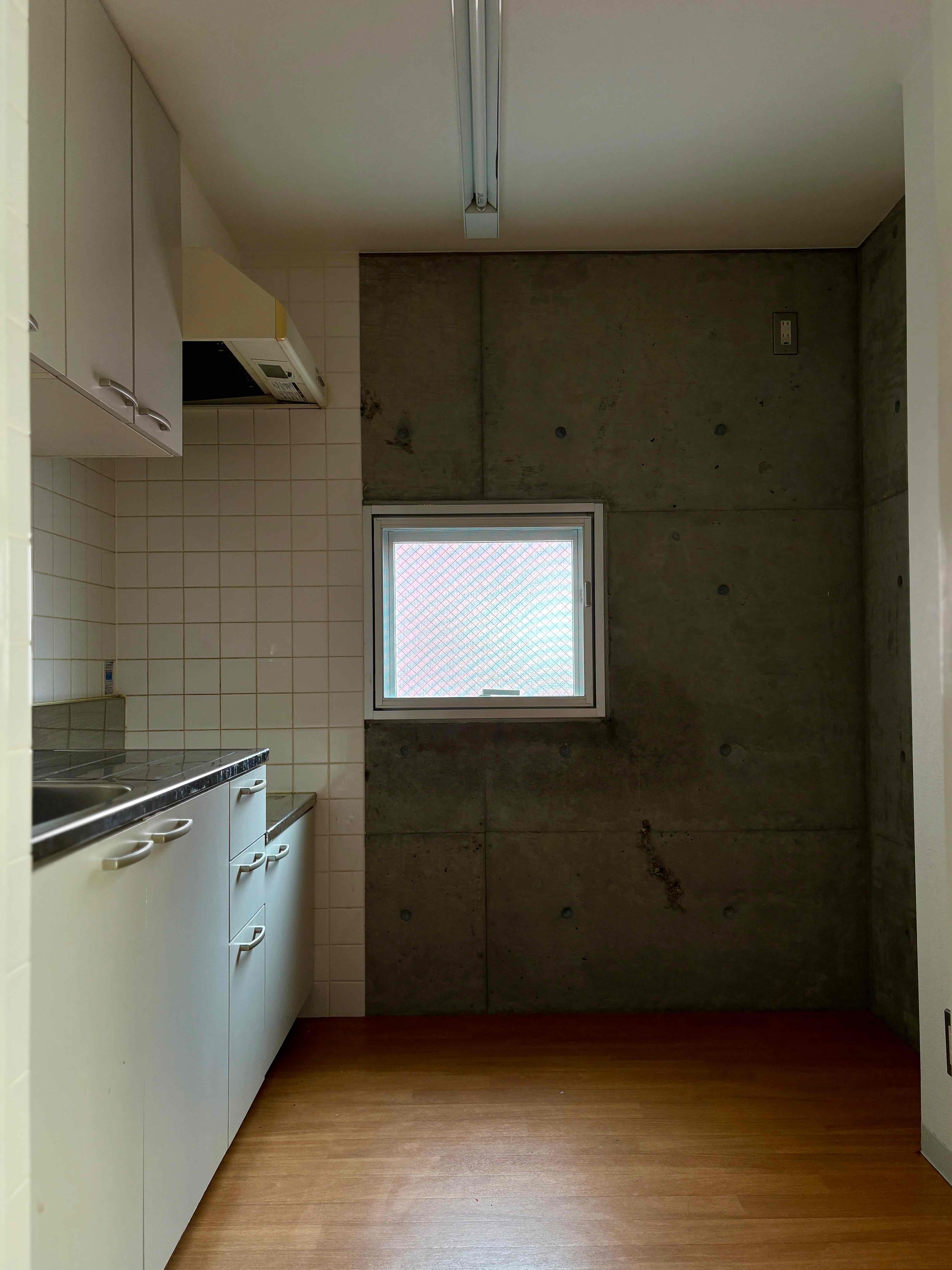 京都市中京区鍵屋町469の賃貸物件/キッチン横にも小窓があるのは嬉しい