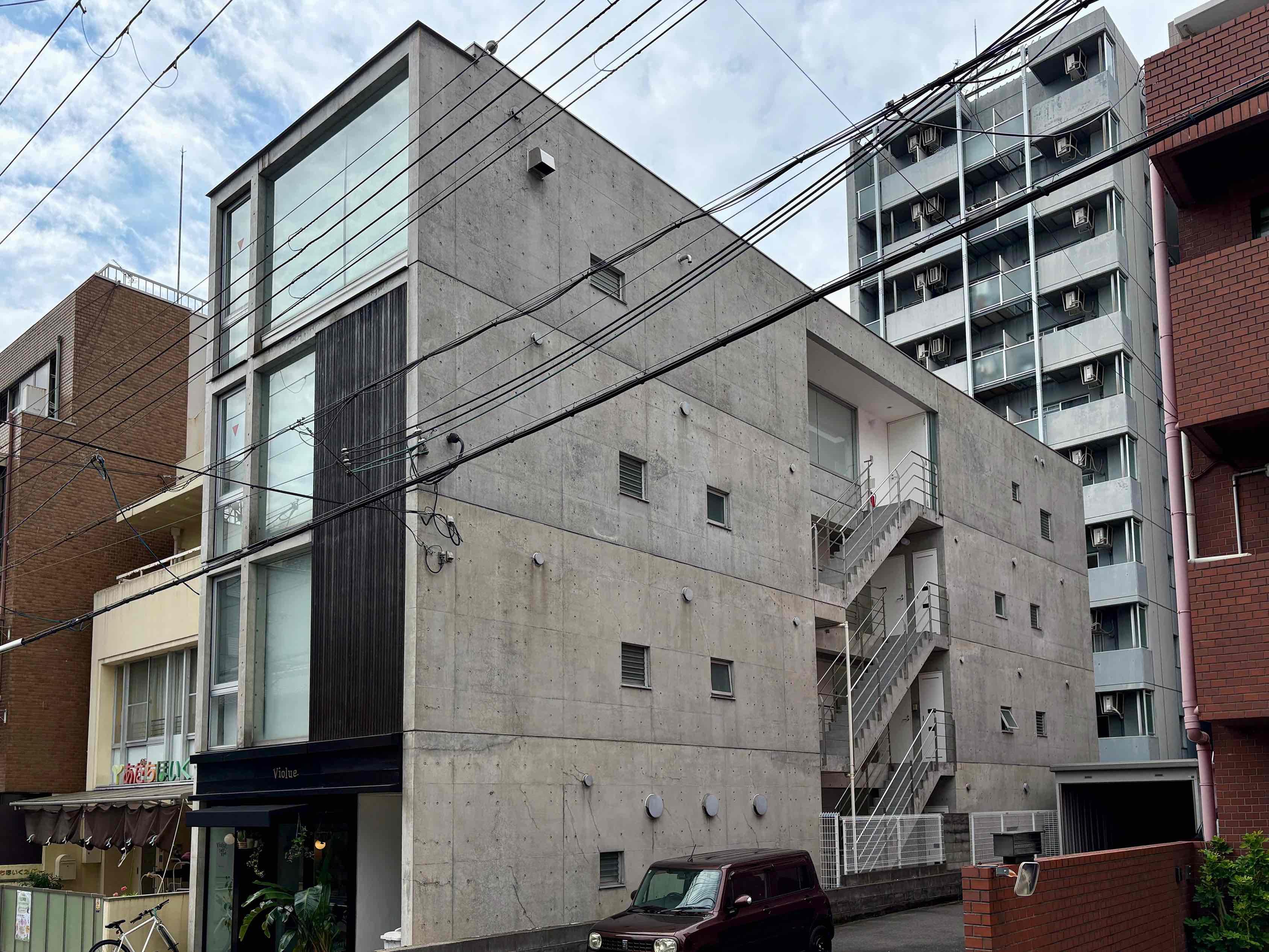 京都市中京区鍵屋町469の賃貸物件/側面の”RC”って感じが個人的には好み