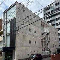 京都市中京区鍵屋町469の賃貸物件/側面の”RC”って感じが個人的には好み