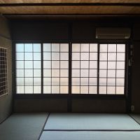 滋賀県大津市浜大津3丁目4-8の売買物件/新しく表がえされた畳と、すりガラス越しのやわらかな光。