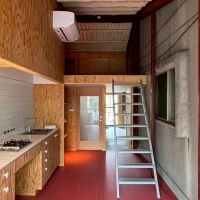 京都市右京区嵯峨中通町13-36の賃貸物件/【208】右の壁面は元外壁だそう。正面左奥に広めのサニタリースペース。