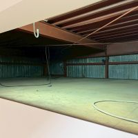 京都市東山区今熊野宝蔵町の売買物件/人は這って行かないと入れない高さ。