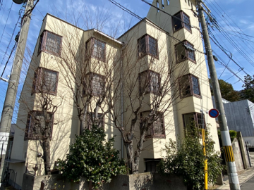 京都市左京区鹿ケ谷宮ノ前町54-7の賃貸物件/雁行する元寄宿舎