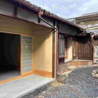 京都市上京区今出川通烏丸東入相国寺門前町636番地4の賃貸物件/庭とアトリエ部分は大きな開口で繋がっているので、気候の良い時は開け放って過ごしたい。