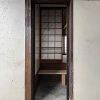 京都市上京区今出川通烏丸東入相国寺門前町636番地4の賃貸物件/玄関の間口はコンパクト。