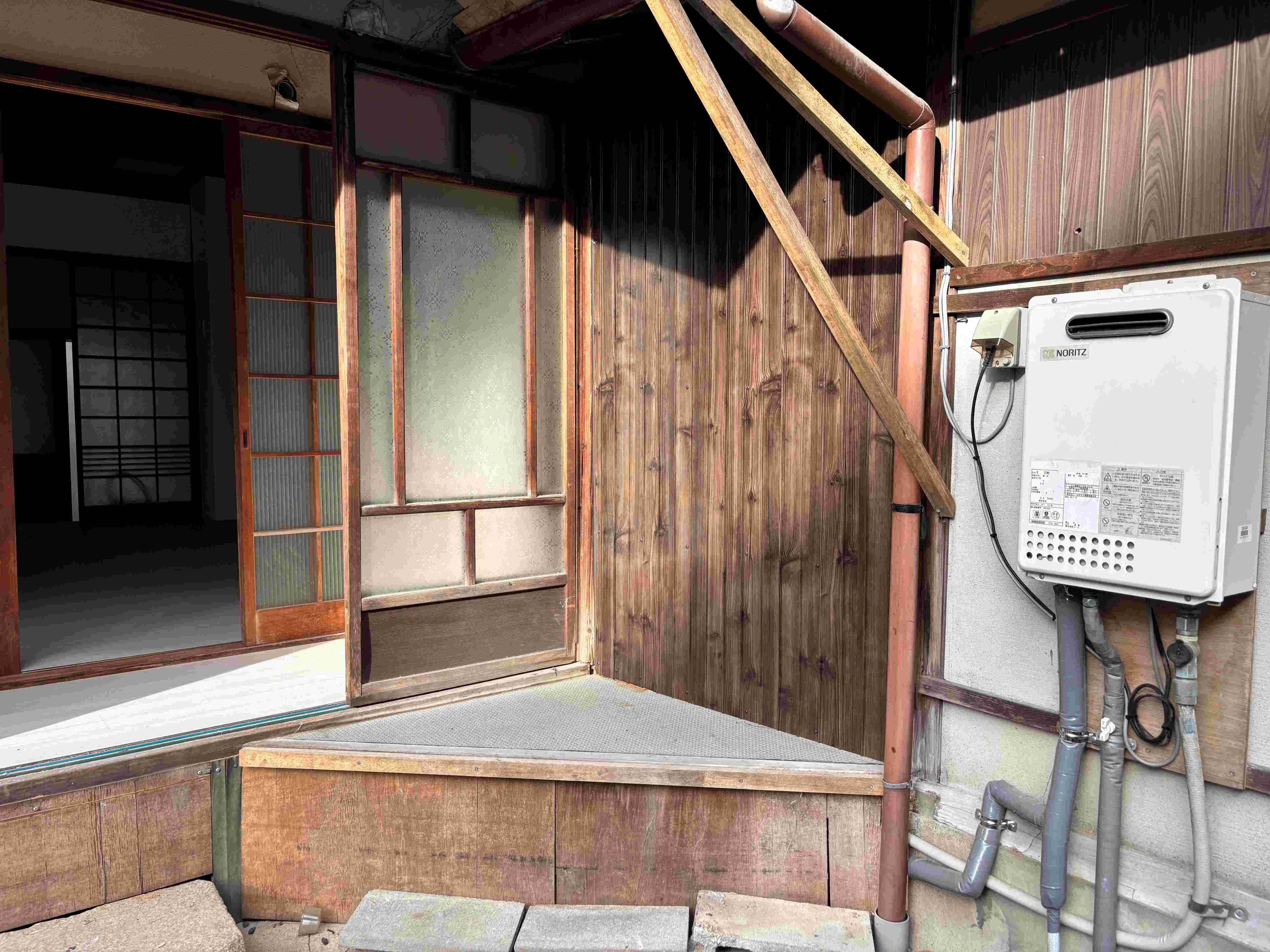 京都市上京区今出川通烏丸東入相国寺門前町636番地4の賃貸物件/三角スペースに腰かけて、読書などいかがでしょう？