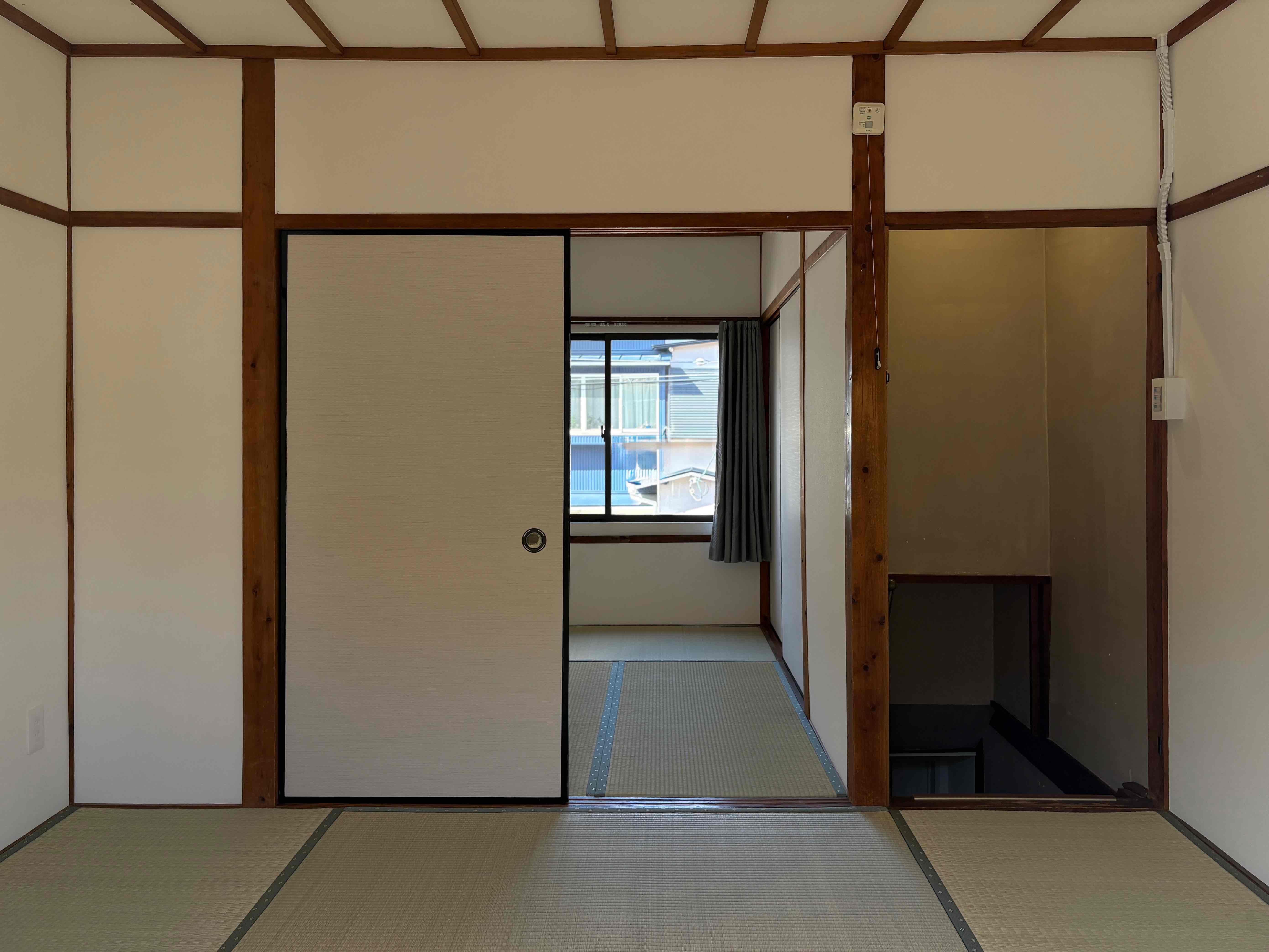 京都市西京区嵐山朝月町5-3の賃貸物件/階段の位置と2階全体の配置はこんな感じ。