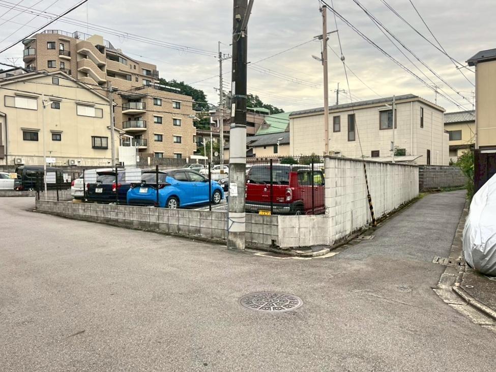 京都市左京区北白川東伊織町16-2の売買物件/この右側の路地を入って行きます