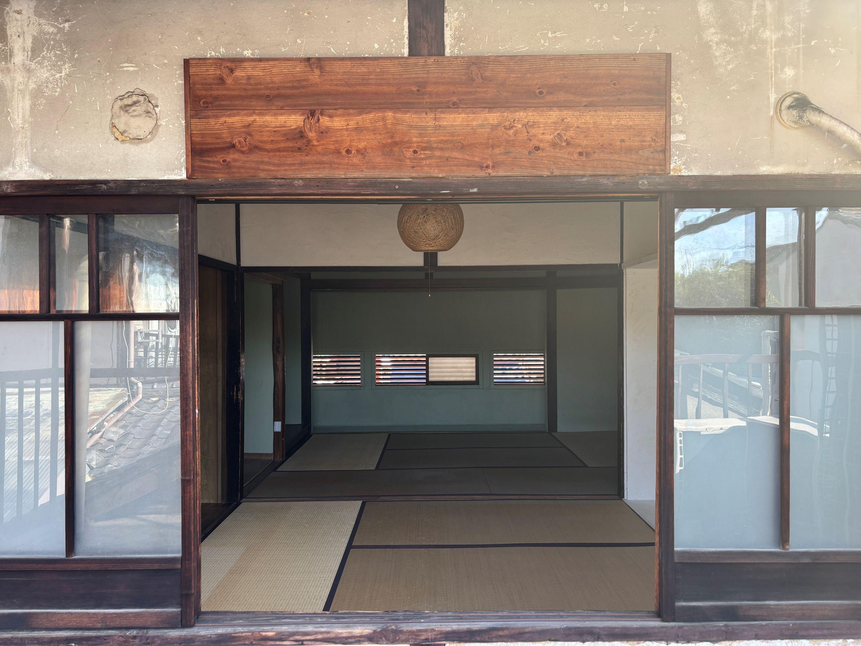 京都市北区紫竹西桃ノ本町５の賃貸物件/ベランダから室内をみたところ、2人でも十分な広さ