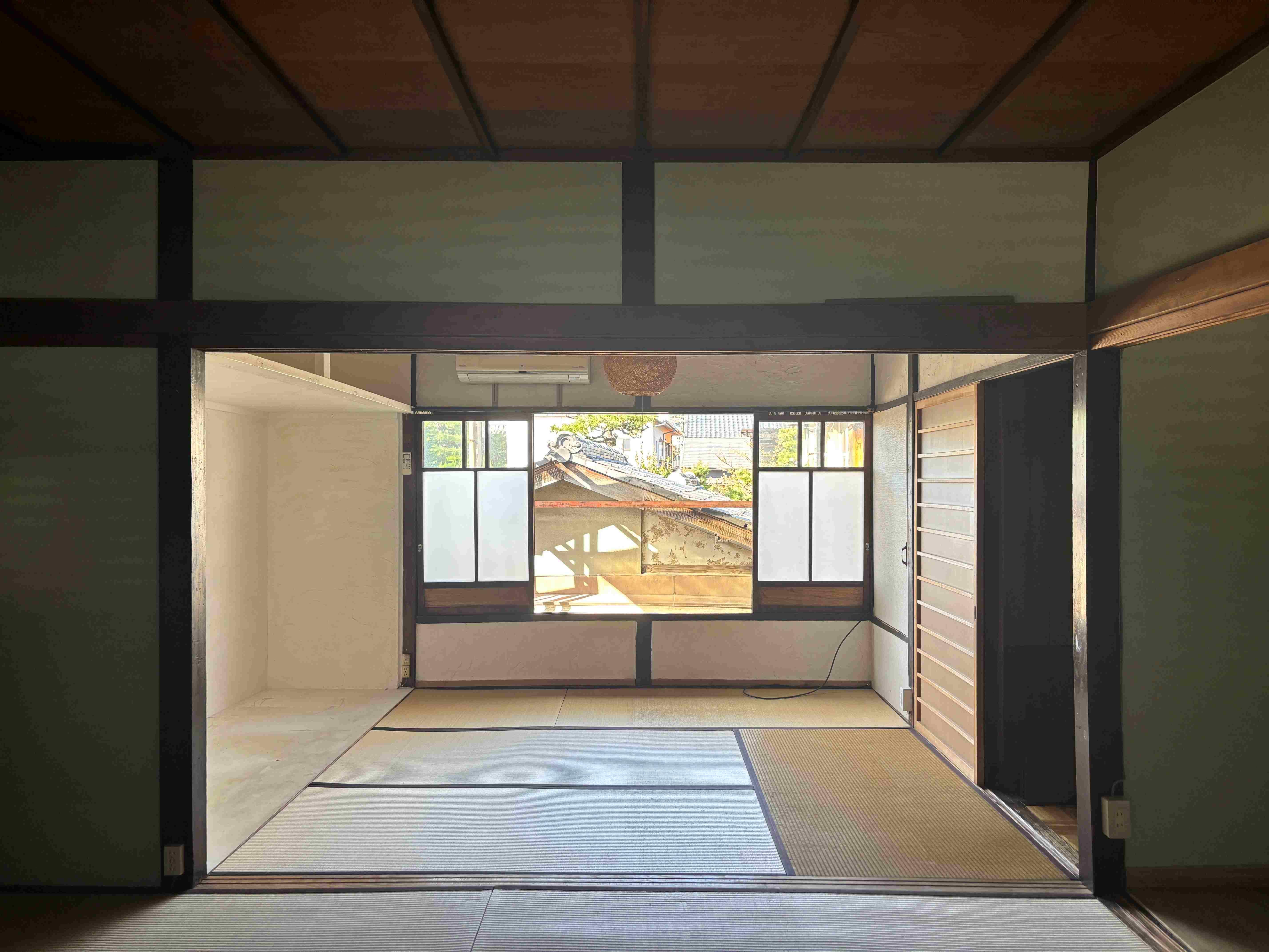 京都市北区紫竹西桃ノ本町５の賃貸物件/奥の窓からやわらかな光が入ります