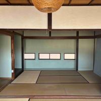 京都市北区紫竹西桃ノ本町５の賃貸物件/壁のライムグリーンが印象的な壁面、このまま使っても