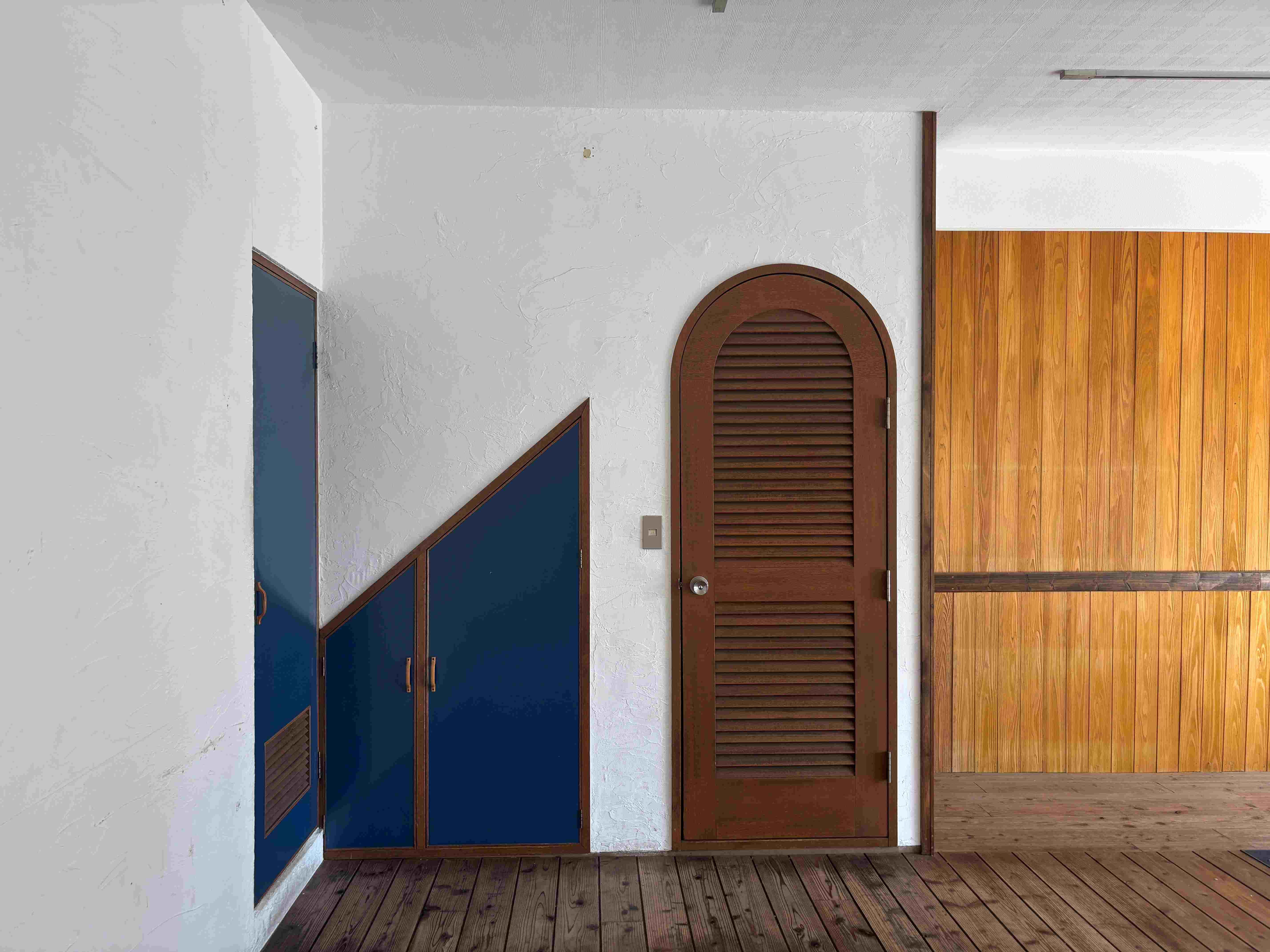 京都市北区紫竹西桃ノ本町５の賃貸物件/扉が個性的でアクセントに