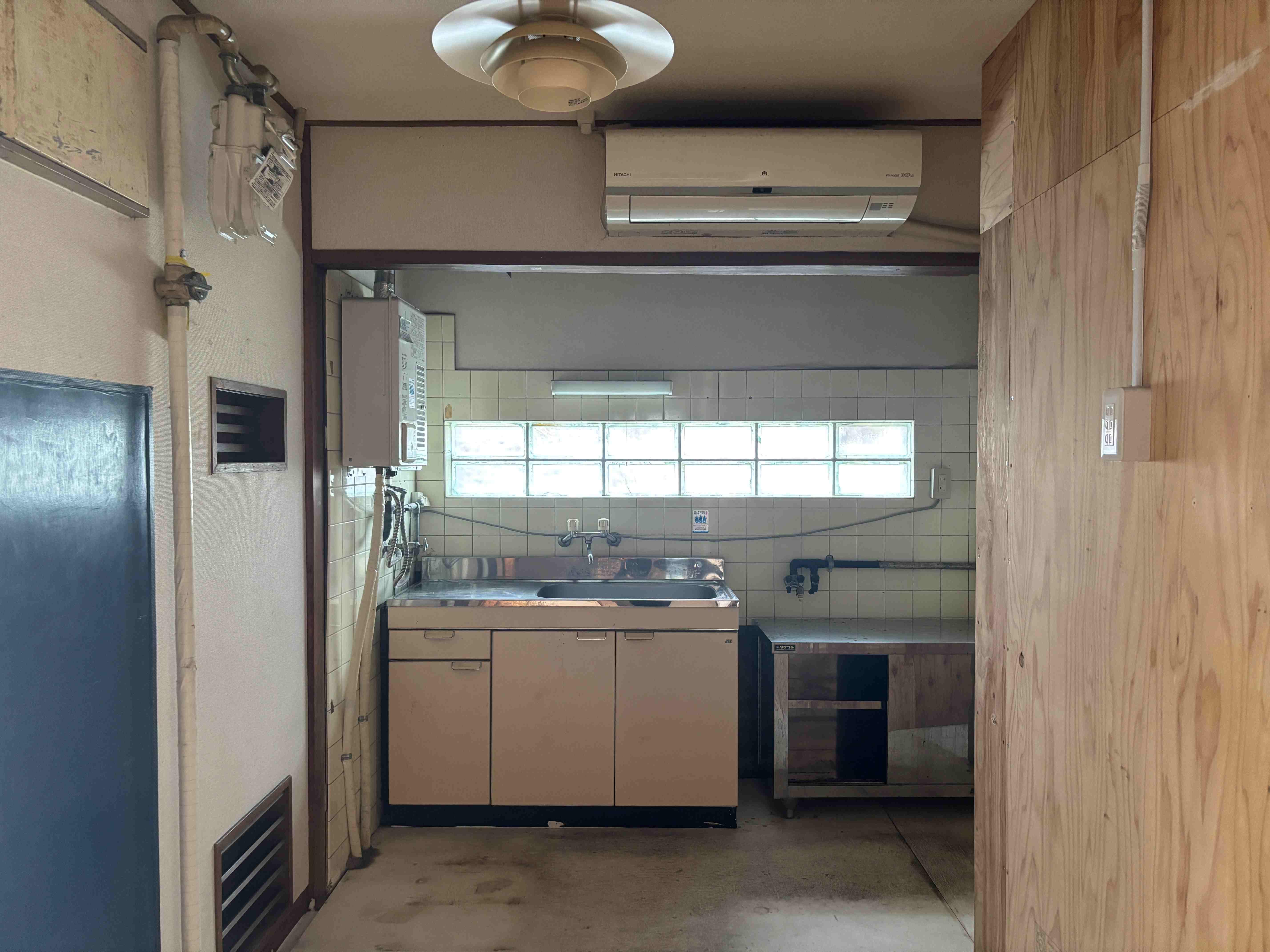 京都市北区紫竹西桃ノ本町５の賃貸物件/光の入るキッチンスペース