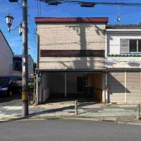 京都市北区紫竹西桃ノ本町５の賃貸物件/通りに馴染む優しい色合いの外観