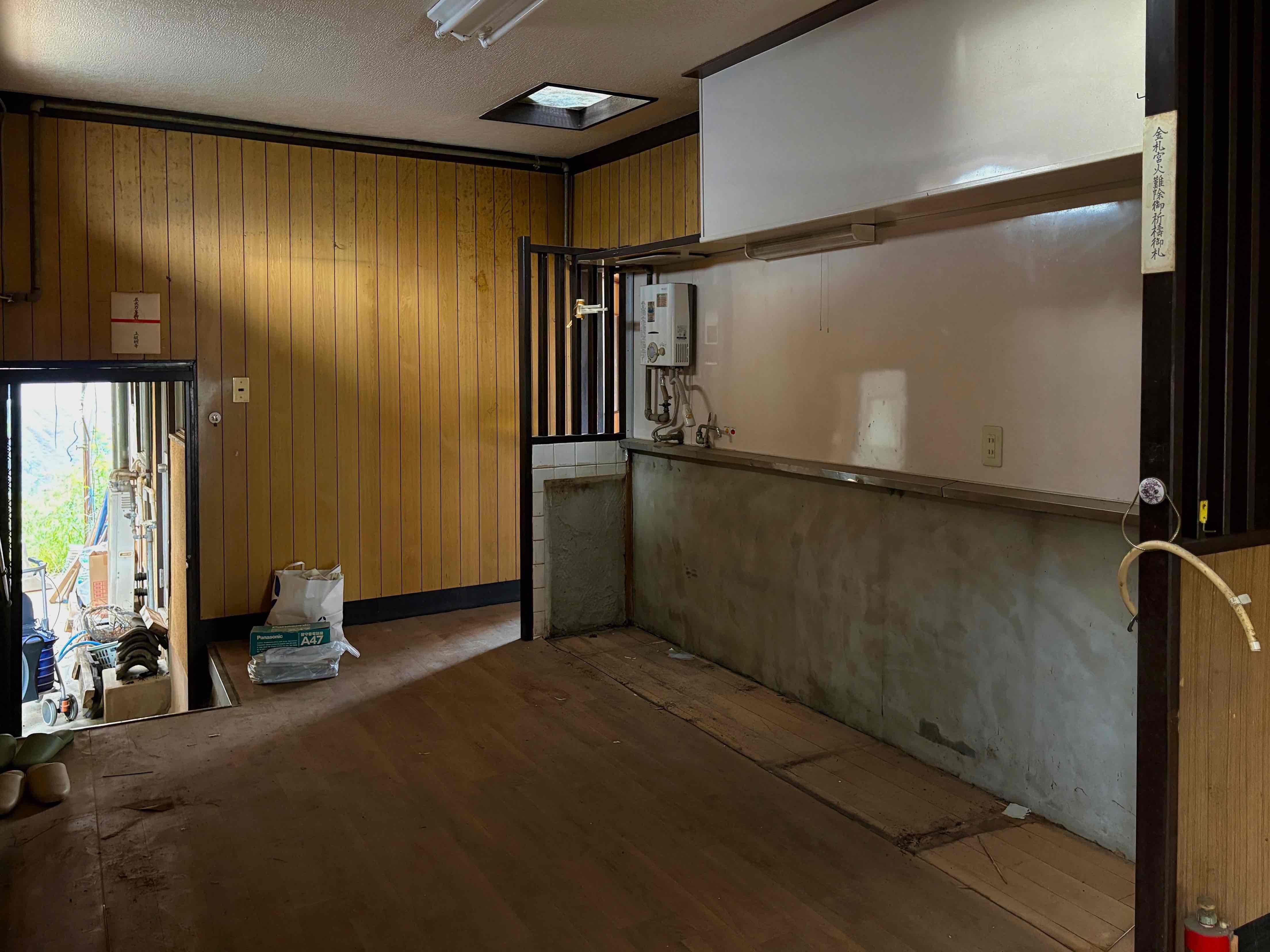 京都市伏見区瀬戸物町725-2の賃貸物件/元々火袋だったダイニングキッチン跡