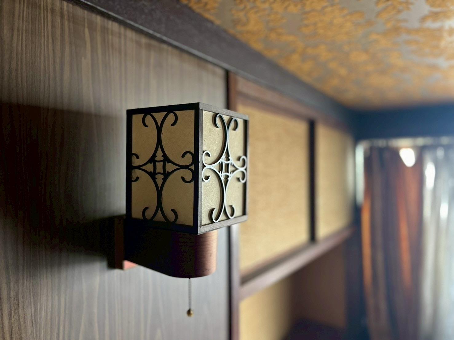 京都市伏見区瀬戸物町725-2の賃貸物件/洋室の照明のデザインにもグッとくる