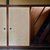 京都市伏見区瀬戸物町725-2の賃貸物件/厨子二階へと上る階段はなかなかの角度