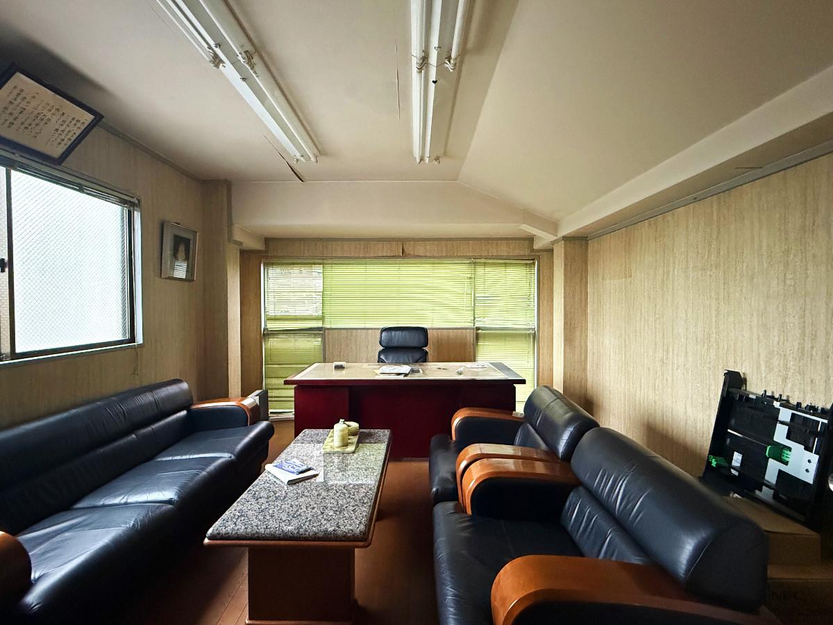 京都市北区紫竹大門町38ー6の売買物件/3階西側居室。ここは応接室の風情。一番眺めがいいところです