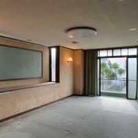 京都市北区紫竹上長目町25-1の売買物件/2階南東｜ここが主寝室だったのでしょうか。。。出窓ガラス面は塞いである模様。