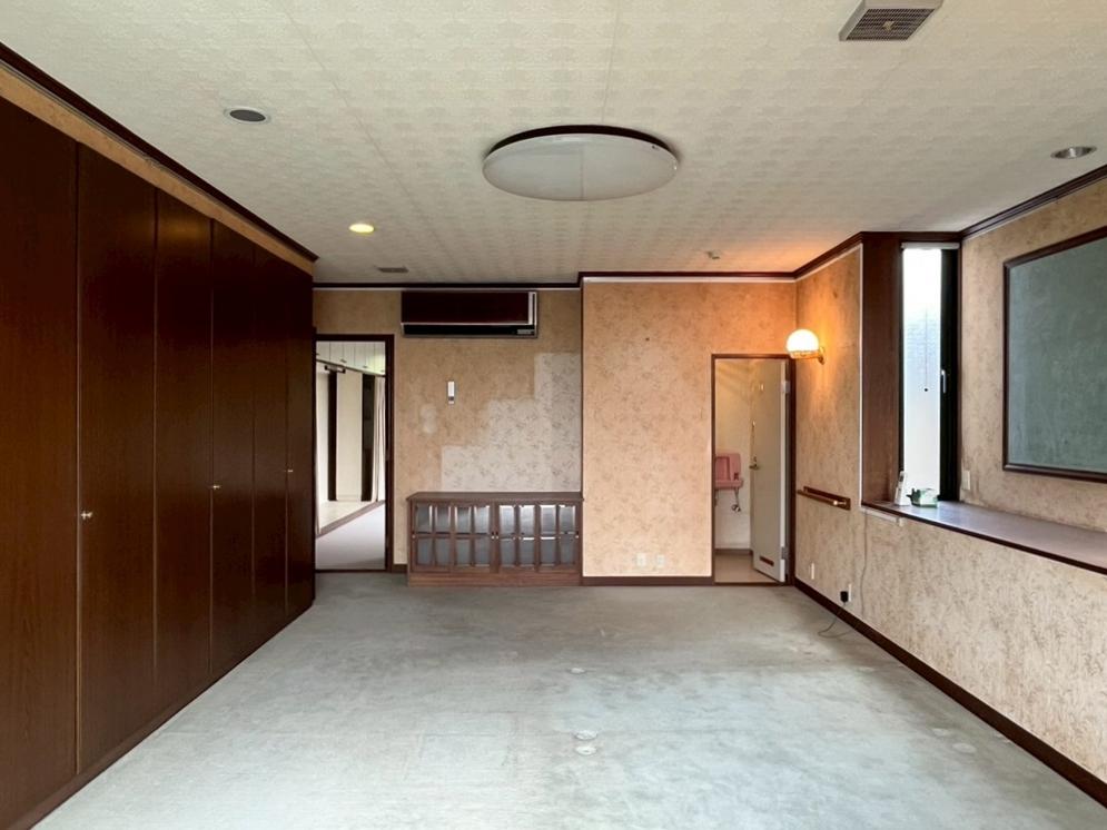 京都市北区紫竹上長目町25-1の売買物件/2階南東｜右奥にもトイレがあります。