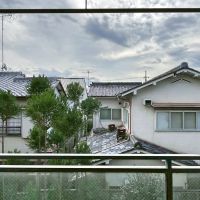 京都市北区紫竹上長目町25-1の売買物件/2階南東｜圧迫感はないが、2階建ての民家が並ぶ。