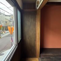 京都市北区紫野下⾨前町69-4の賃貸物件/2階│二窓は二重サッシ仕様で暑さも寒さもやわらげてくれる。