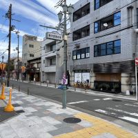 京都市北区紫野下⾨前町69-4の賃貸物件/新大宮商店街の入口付近。人通りもあり、お店とも相性の良い立地です