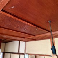 京都市山科区日ノ岡夷谷町21-9の売買物件/玄関間天井は凝った意匠。網代組みに板目柾目を貼り分けたステキなつくりをしています