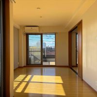 京都市左京区田中下柳町40の賃貸物件/リビングダイニングは南と西に窓があり、冬場なら日中はずっと暖かな空気に包まれそう