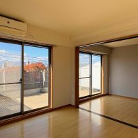 京都市左京区田中下柳町40の賃貸物件/バルコニーに面した開口部は大きく2ヵ所に設けられていて開放感が溢れる