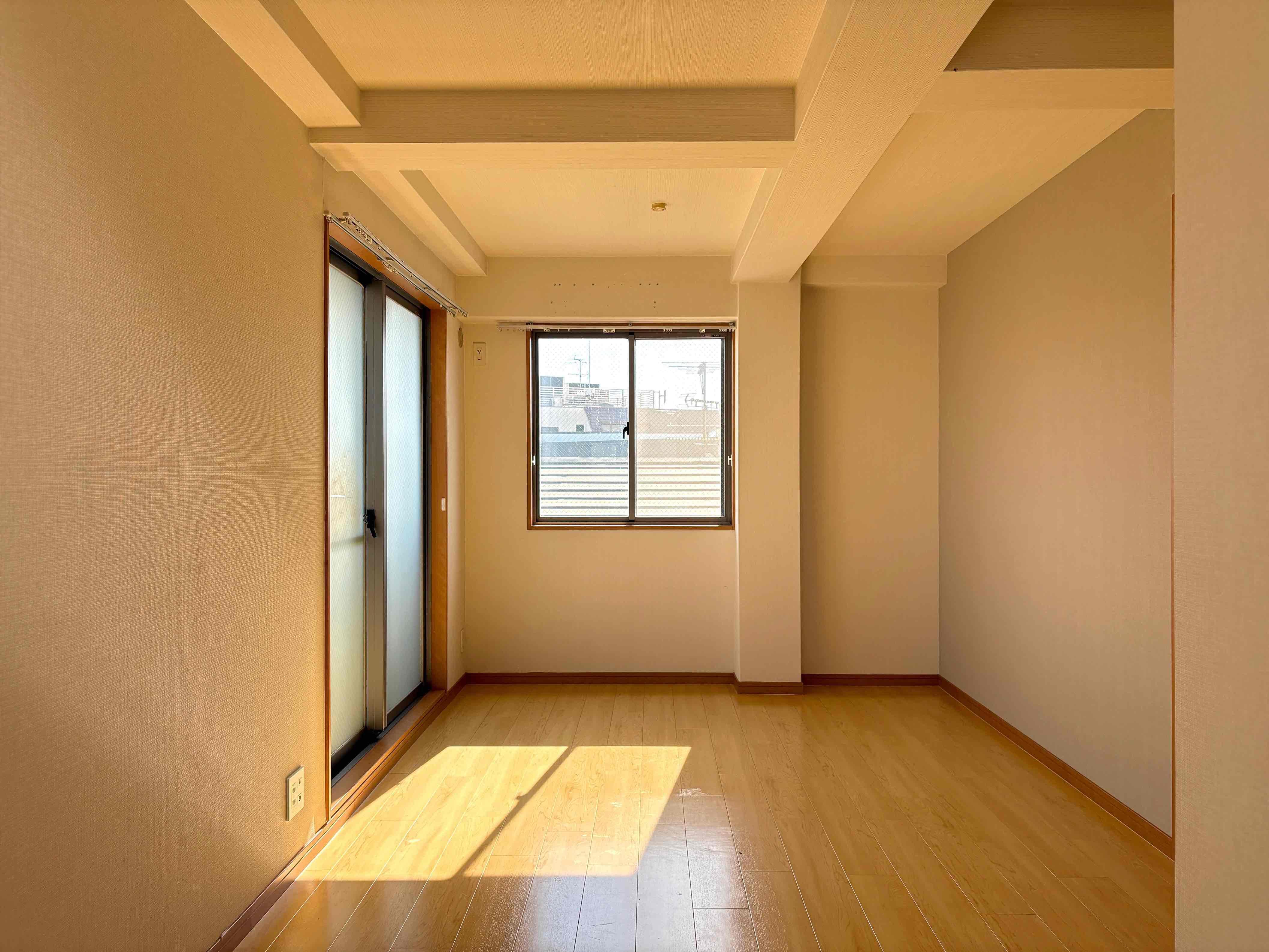 京都市左京区田中下柳町40の賃貸物件/東側の洋室は寝室にするときっと気持ちのいい目覚めになりそう