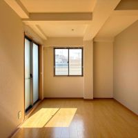 京都市左京区田中下柳町40の賃貸物件/東側の洋室は寝室にするときっと気持ちのいい目覚めになりそう