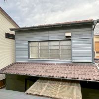 京都市北区紫竹上芝本町64の売買物件/母屋2階から見る離れ。おーい！って声を掛ければ聞こえる距離感