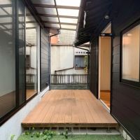 京都市北区紫竹上芝本町64の売買物件/家族でBBQは出来そうな中庭の広さ。一部は人工芝が敷いてあります。