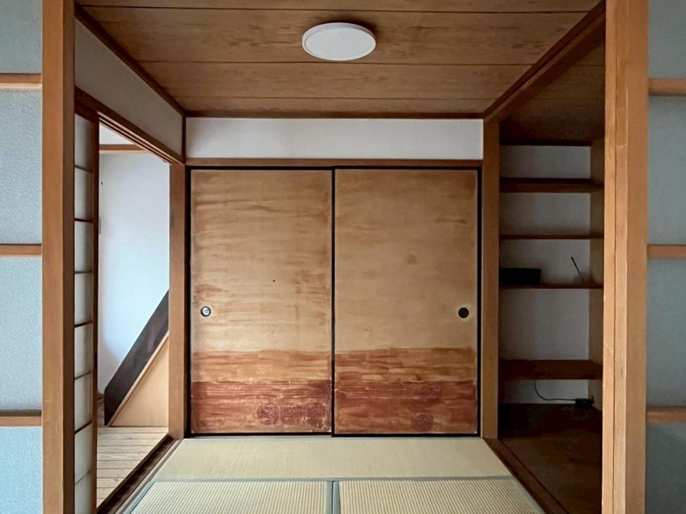 京都市中京区二条通油小路東入西大黒町の賃貸物件/玄関土間から見る3畳和室