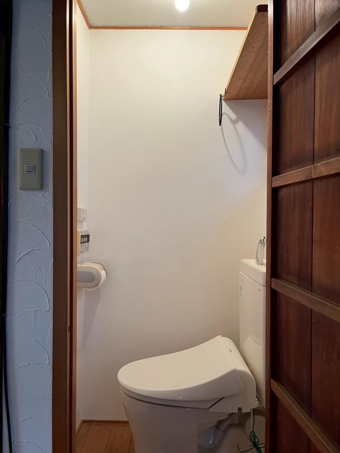 京都市中京区二条通油小路東入西大黒町の賃貸物件/2階東側｜2階にもトイレがある点は嬉しい