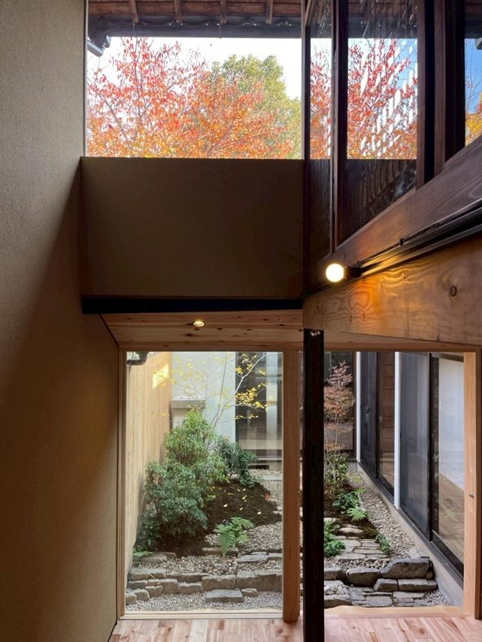 滋賀県大津市木下町7-32の売買物件/元々は火袋であったであろう部分に今回新たに設けられた吹抜け部分