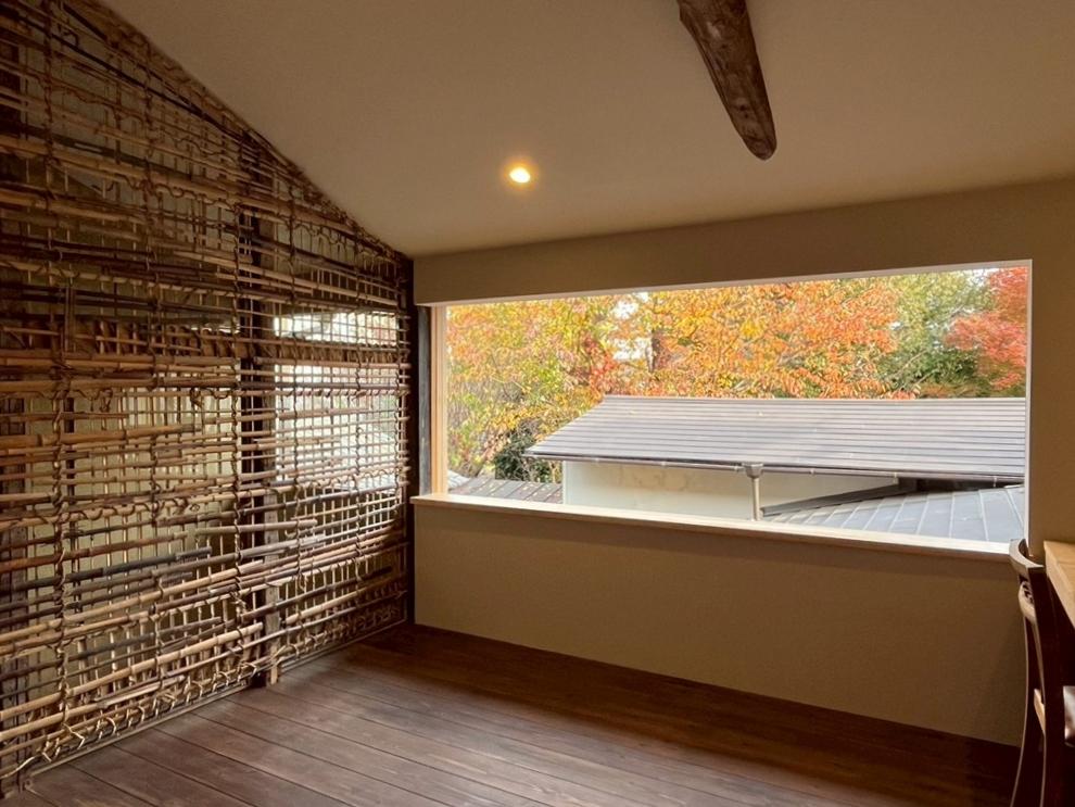 滋賀県大津市木下町7-32の売買物件/2階東｜ここは大きな2枚の木建具があります（写真は開けた状態）