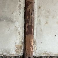 滋賀県大津市木下町7-32の売買物件/よく見ると昔の新聞が貼ってある