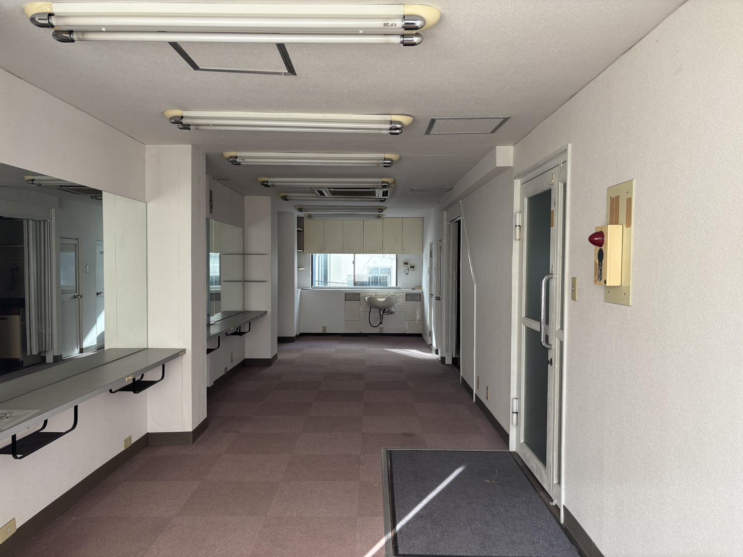 京都市下京区朱雀北ノ口町23-2の賃貸物件/2F|南北に細長い空間