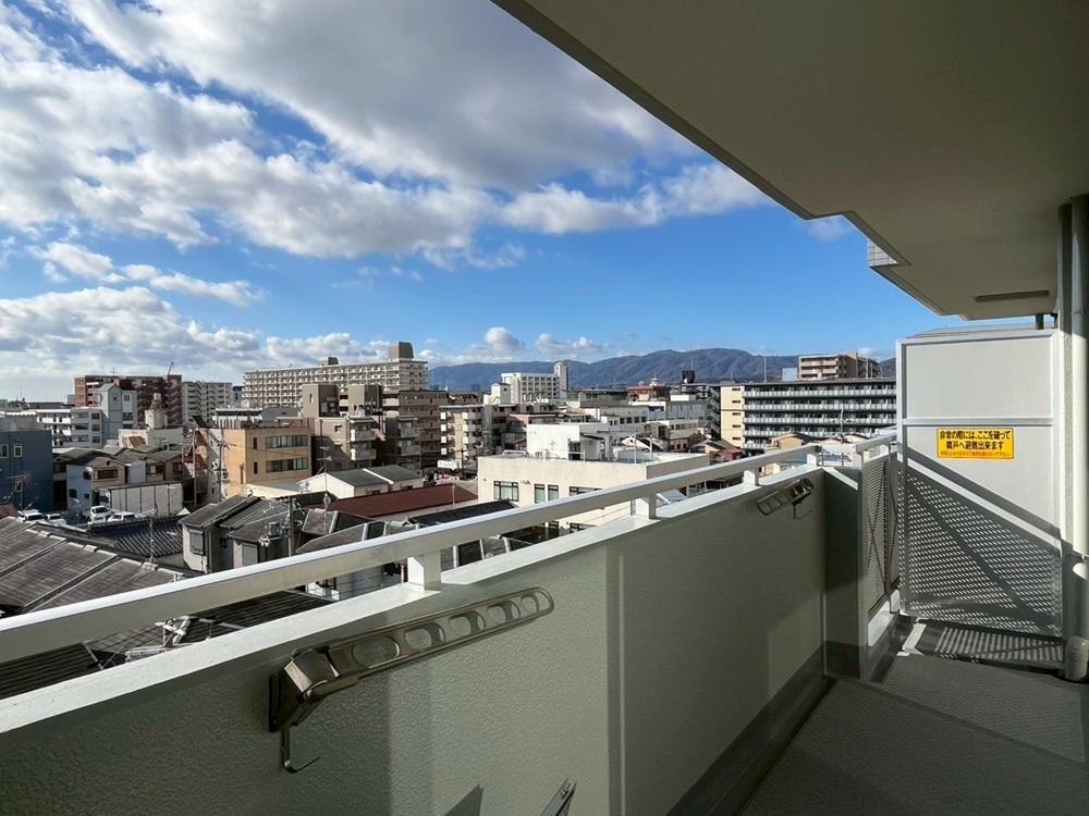 京都市右京区⻄院清⽔町12-1の売買物件/西方面には山も見える