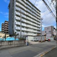 京都市右京区⻄院清⽔町12-1の売買物件/外観はパリッと目のマンション