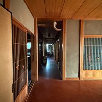 京都市左京区大原戸寺町191の売買物件/玄関間奥東には個室、ダイニングキッチン、水回りと続いていきます